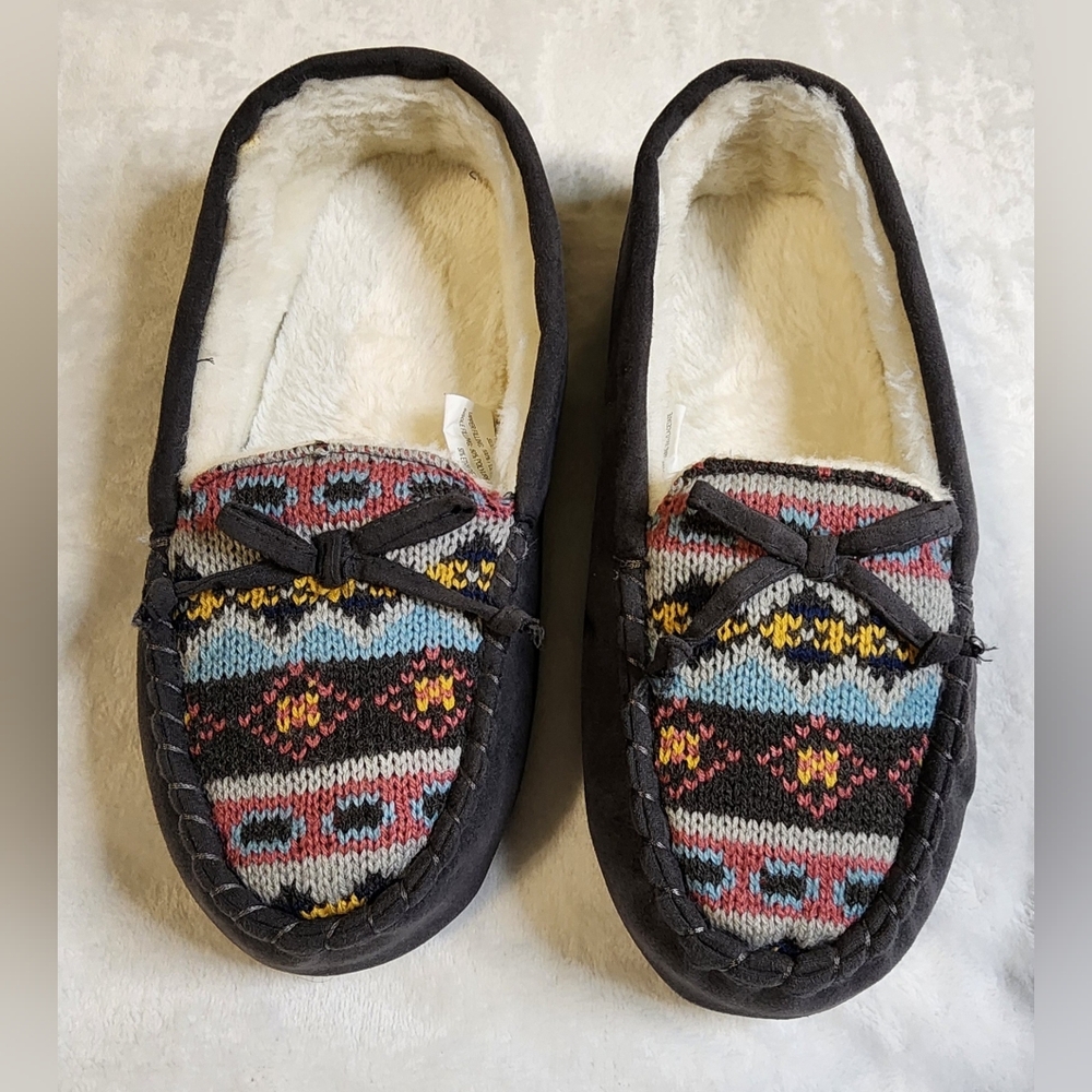 Muk Luks Womens Mocassin Slippers, Lined, Size Medium 7/8 NWOT - Picture 2 of 3